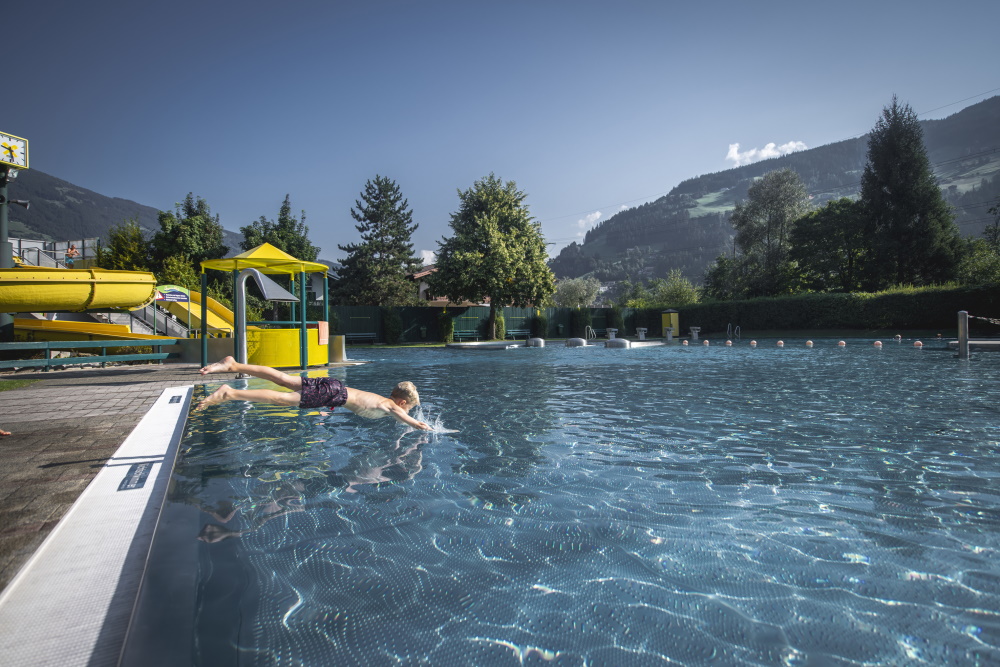 Erlebnisbad Mayrhofen &  Sommerwelt Hippach: